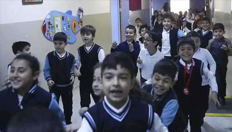 2025'te Okullar Ne Zaman Açılacak? Tüm Tatil Takvimi Burada!