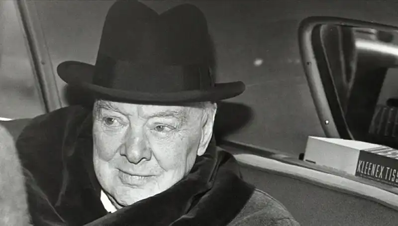 Churchill’in Beraber Yaşadığı Tarihi Bekar Evi Satışta: 3,75 Milyon Sterlin!