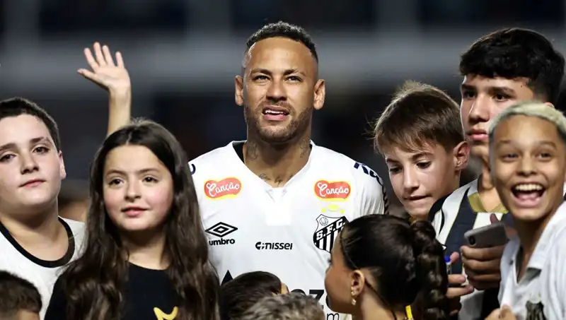 Fenerbahçe'nin Gündeminde Neymar: Transfer Kararı Hediyeye Dönüşebilir mi?