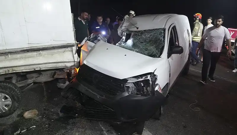 İstanbul'da Tahmin Edilmeyen Kaza: 3 Kişi Yaralandı, Durumları Ciddiyetini Koruyor