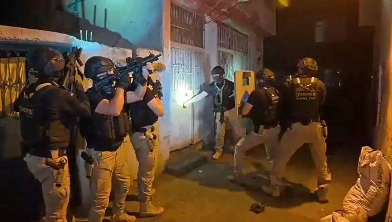 İstanbul'da DAEŞ’e Yönelik Operasyon: 18 Kişi Gözaltında!
