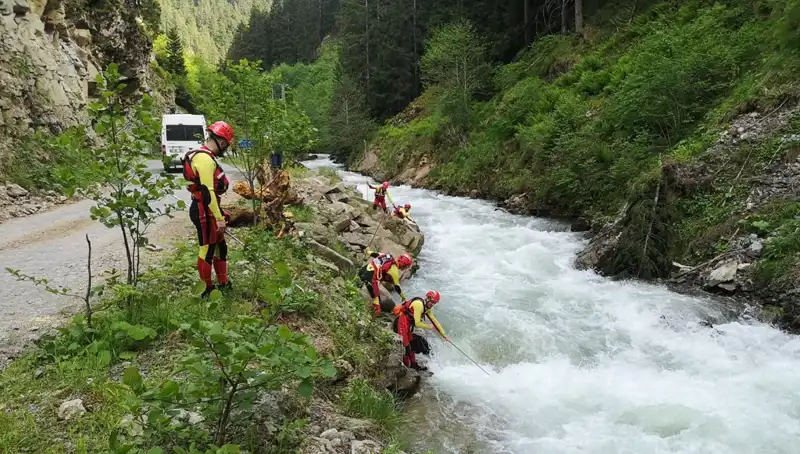 Trabzon'da Dereye Düşen Çocuğun Kaybolması: Babası Hakkında Adli Kontrol Kararı