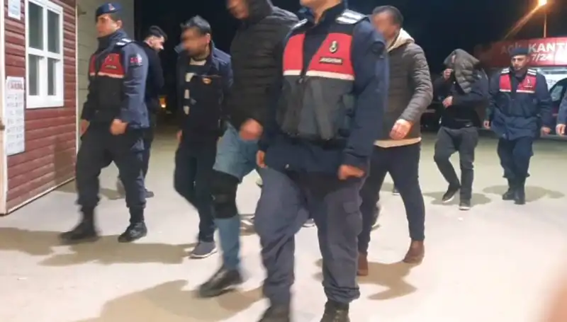 İki Tırmanda Bağ Evinde Uyuşturucu Partisi: Polis Baskın Düzenledi
