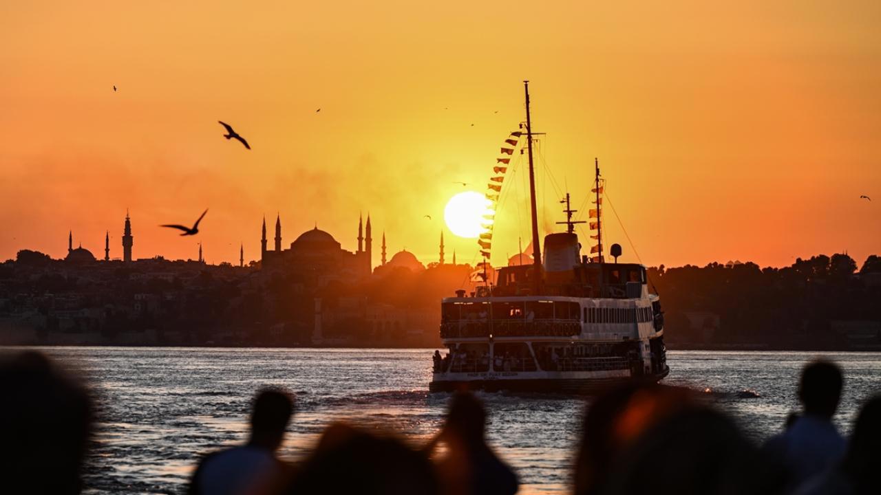 Türkiye turizm gelirinde yeni bir rekora imza attı