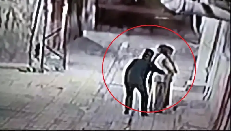 Polisler Simitçi ve Pazarcı Kılığına Girerek Kapkaççılara Baskın Yaptı
