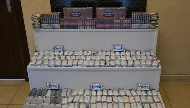 Gümrük Kaçağı Sigara Operasyonunda Yüzlerce Paket Ele Geçirildi