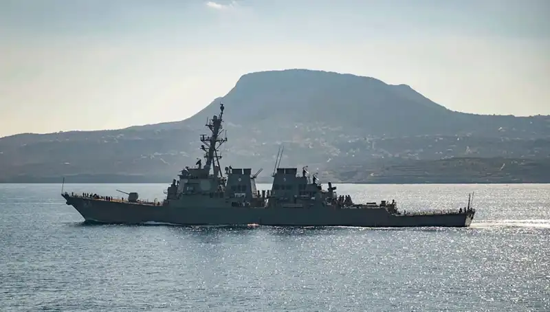 ABD Yunanistan’da Donanma Üssünü Kaleye Çevirdi: Yeni Güvenlik Stratejisi