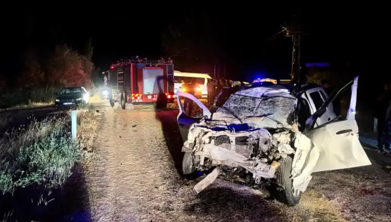 Ciple Traktör Çarpıştı: 5 Yaralı, Olay Yerinde Gözyaşları Sel Oldu