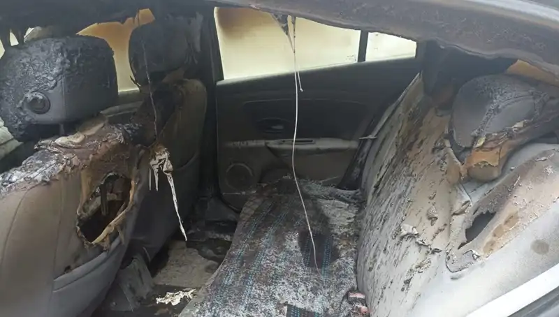 Esenyurt'ta Şok Olay: Şantaj İle Tehdit Edilen Genç, Arabasını Yakıp Kaçtı!
