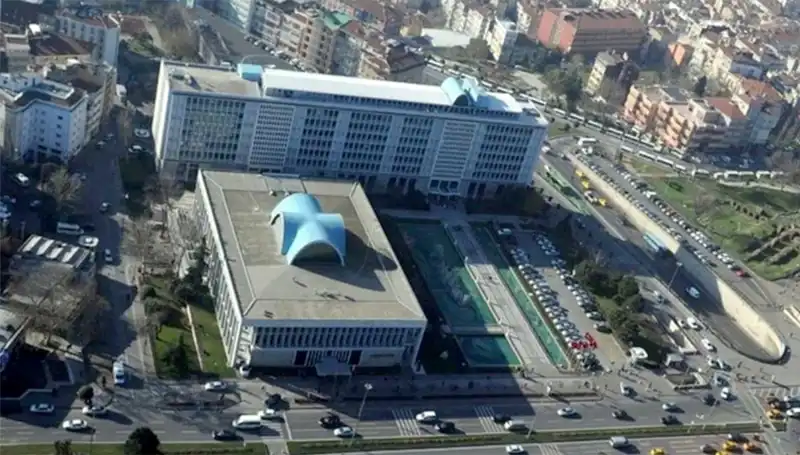 İstanbul Büyükşehir Belediyesi Soruşturmasında Enderun WhatsApp Grubuna Ne Oluyor?
