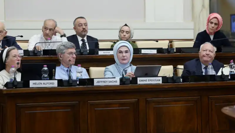 Emine Erdoğan, Vatikan’da "Dünya 5’ten Büyüktür" Mesajıyla Dikkatleri Üzerine Çekti