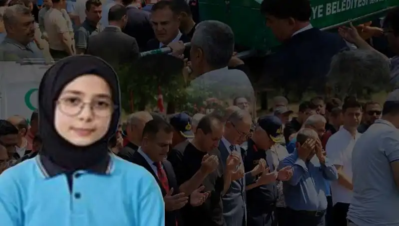Marmaris'te Depremde Hayatını Kaybeden Genç, Acılı Ailesiyle Uğurlandı