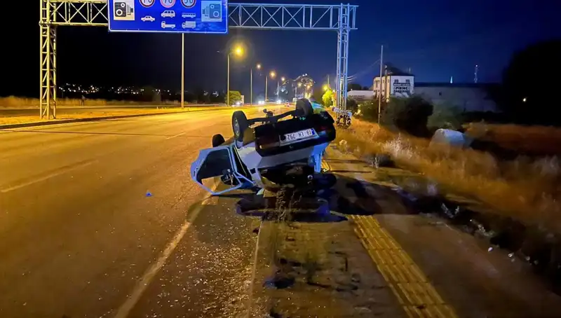 TIR'ın Sıkıştırdığı Otomobil Takla Attı, Feci Kaza Sonrasında 1 Yaralı