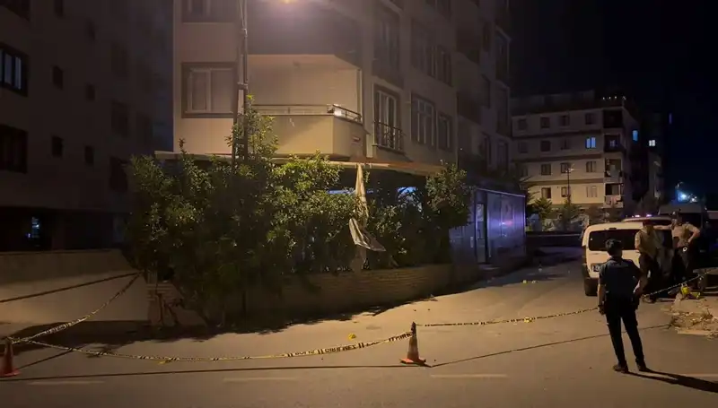 İstanbul’da Kafeye Ortak Sulh Zamanında Silahlı Saldırı Gerçekleşti