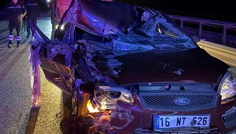 Afyonkarahisar'da TIR ile Otomobil Çarpıştı: 4 Kişi Yaralandı