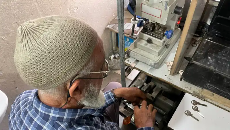 28 Yılın Anılarının Sığdığı 4 Metrekarelik Dükkan: "Burası Bana Saray Gibi"