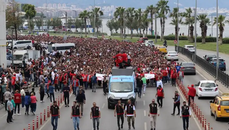 İzmir'de Grevde 4. Gün: İşçiler Hakları İçin Mücadeleye Devam Ediyor