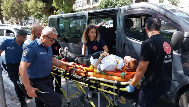 Samsun'da Minibüs Kazası: Kamyonla Çarpışma Sonucu 4 Yaralı