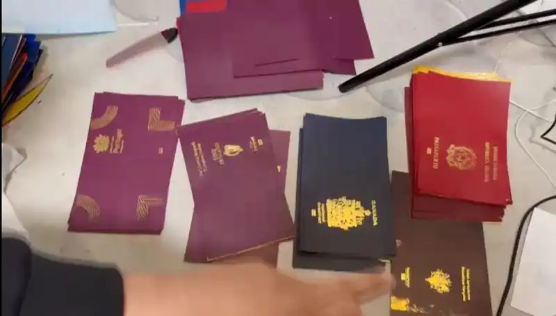 Sahte Belge Çetelerine Dev Operasyon: Pasaport, Vize ve Daha Fazlası!