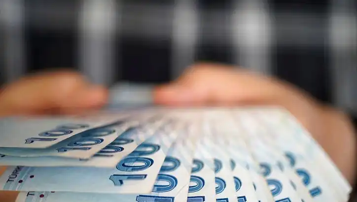 Emekli Promosyon Kampanyaları 2025: Bankalar Hangi Fırsatları Sunuyor?